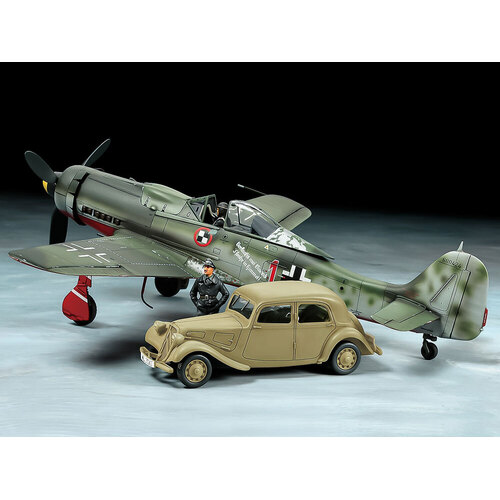 1/48 Focke-Wulf Fw190 D-9 JV44 & Citroen 11CV