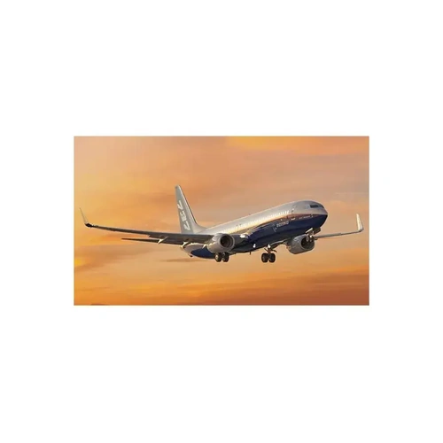 REVELL BOEING 737-800