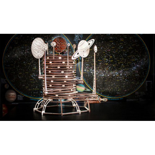 Astronomic toy, mechanical mecanism makes planets to go round the Sun