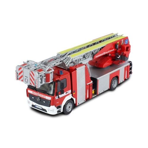IXO Models 1/43 Mercedes-Benz Atego  Dla(K)23/12 Feuerwehr Halle (Saale)